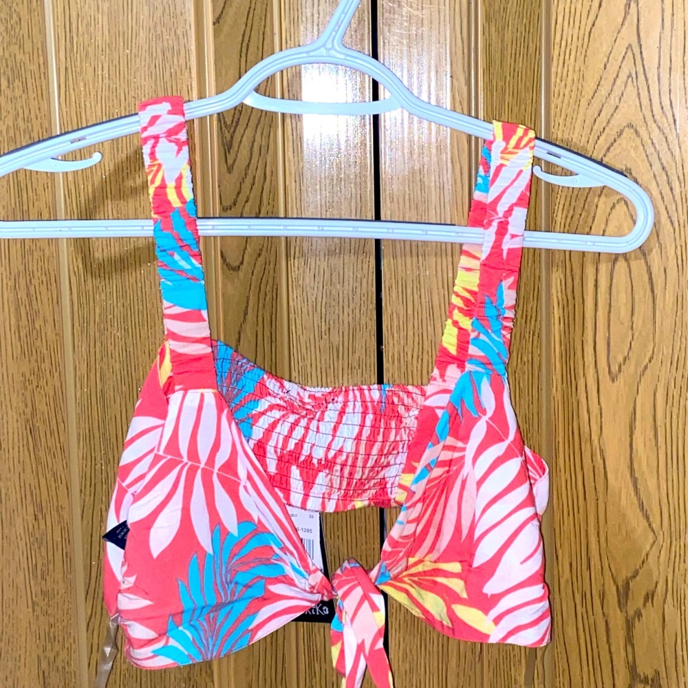 Tropical floral top